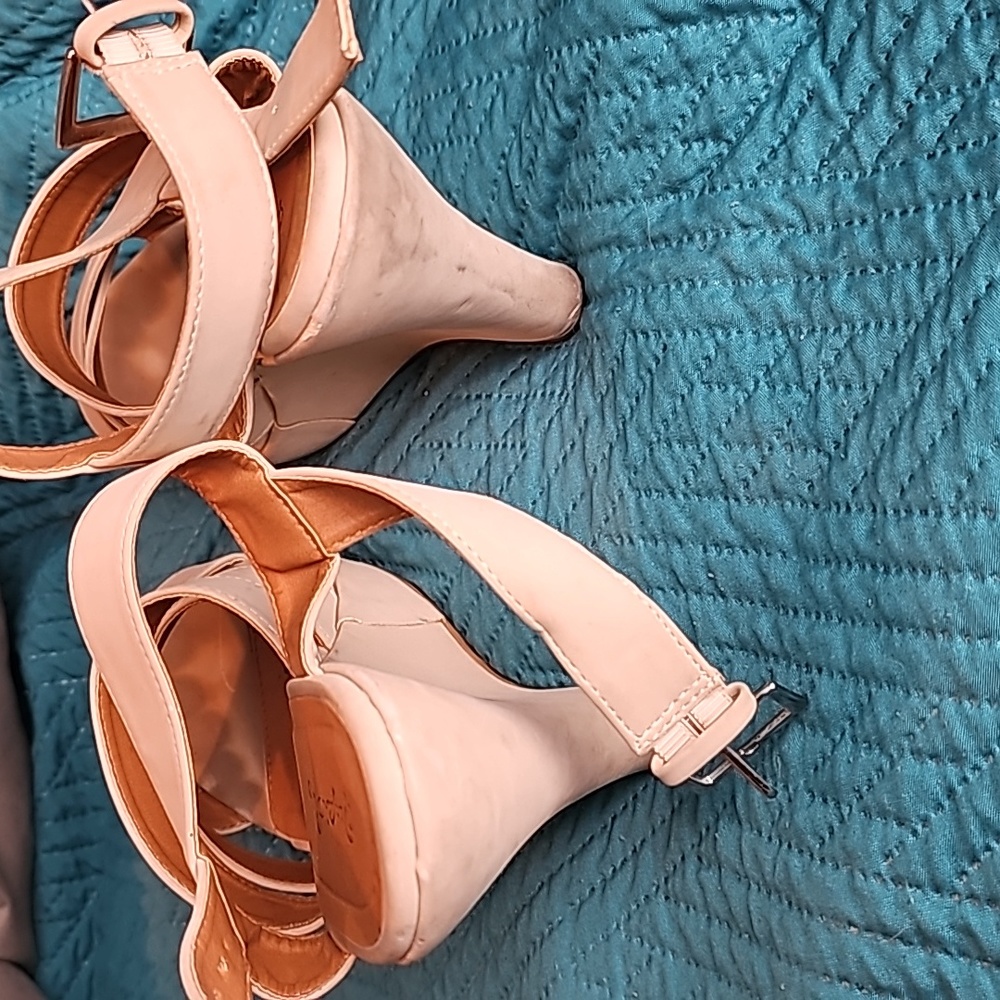 Tan wedges - Picture 4 of 6